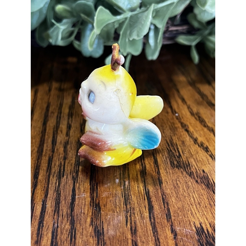 Vintage Anthropomorphic Bee Figurine Plastic Made in Hong Kong - Picture 2 of 6